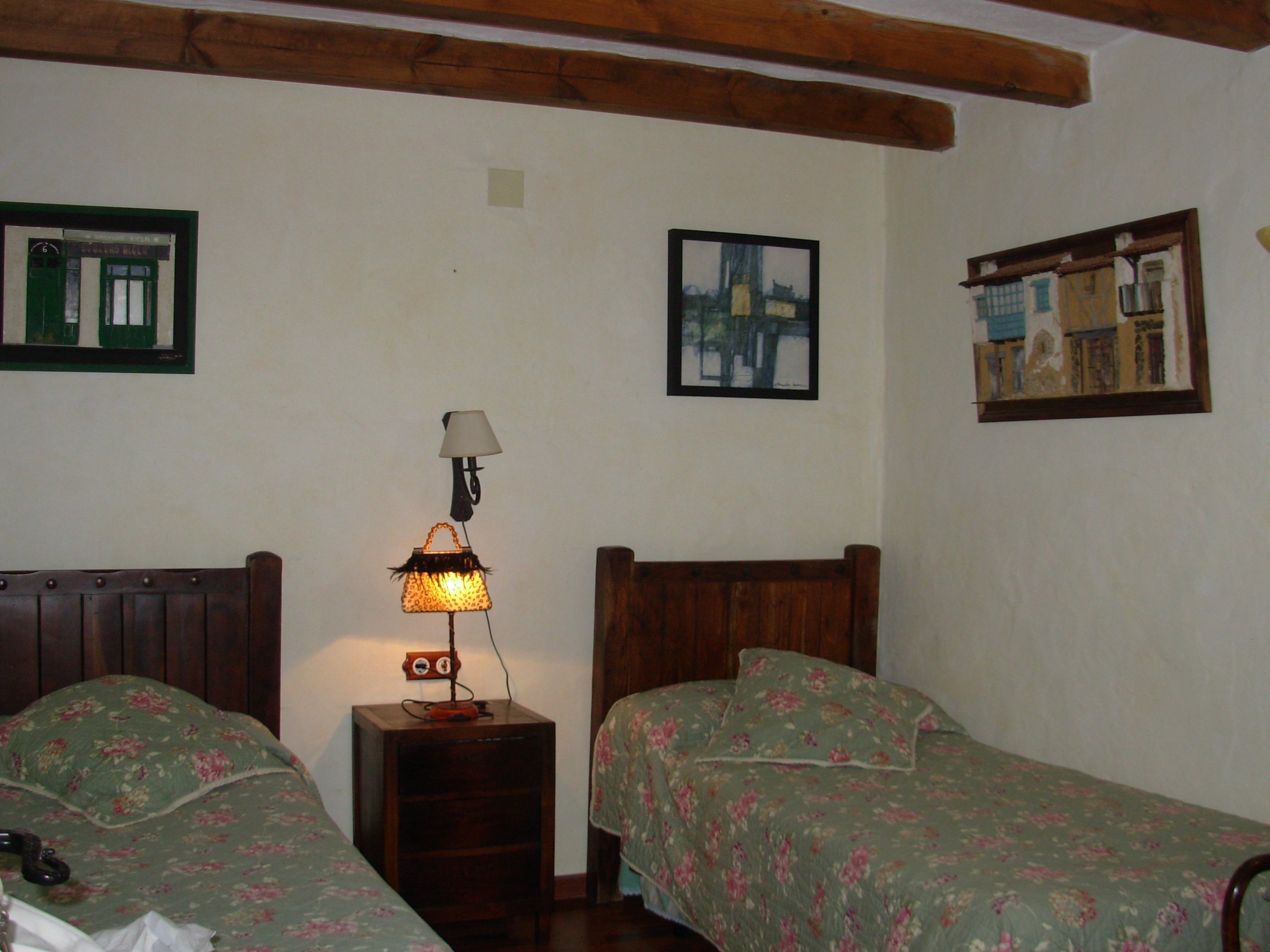 Casa Rural Torreón - Cocina rústica y salón